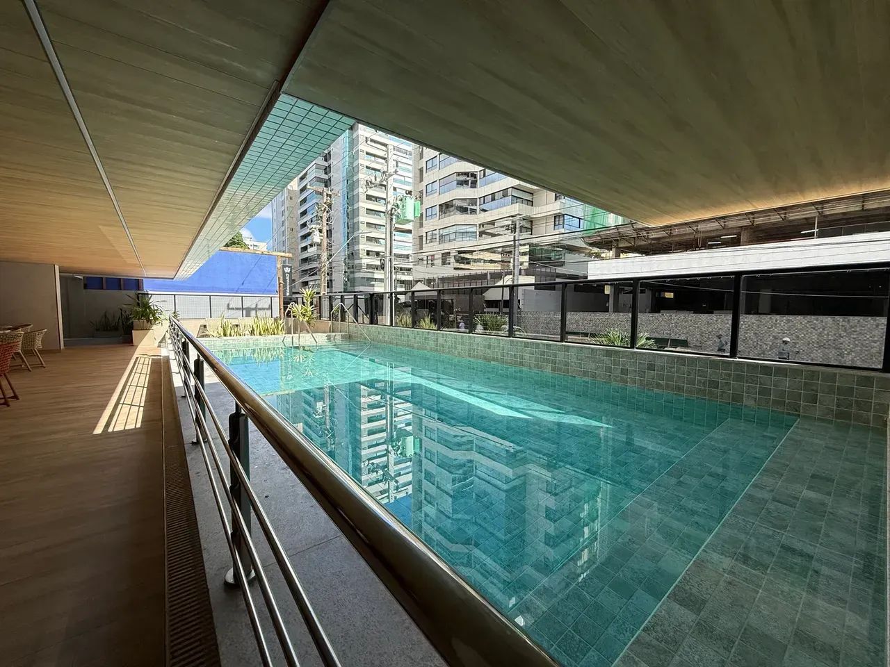 Apartamento quarto e sala mobiliado com vista mar na Ponta Verde - Foto 2