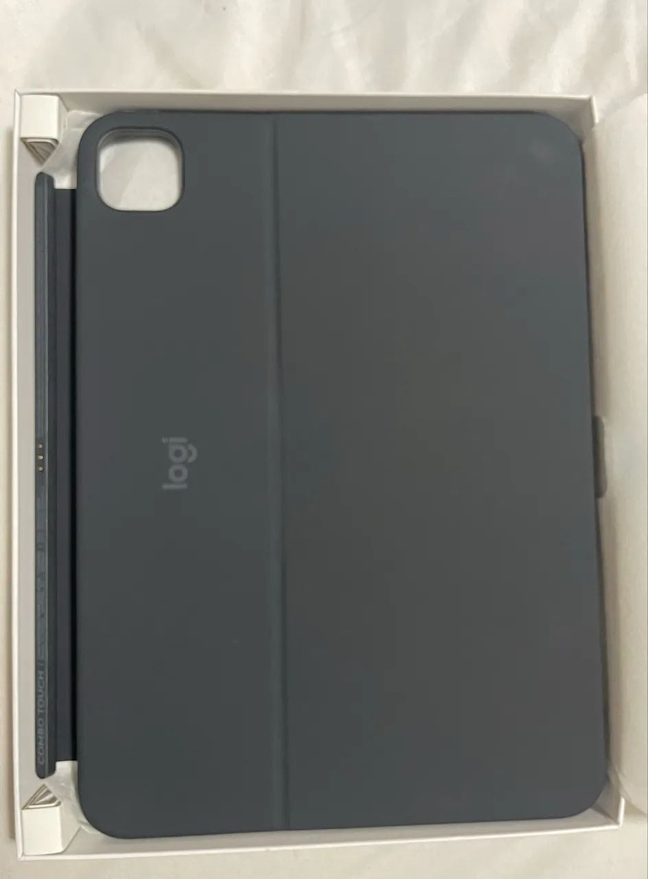Capa teclado Logitech Combo IPad Pro M4/M5 11 polegadas - Foto 4