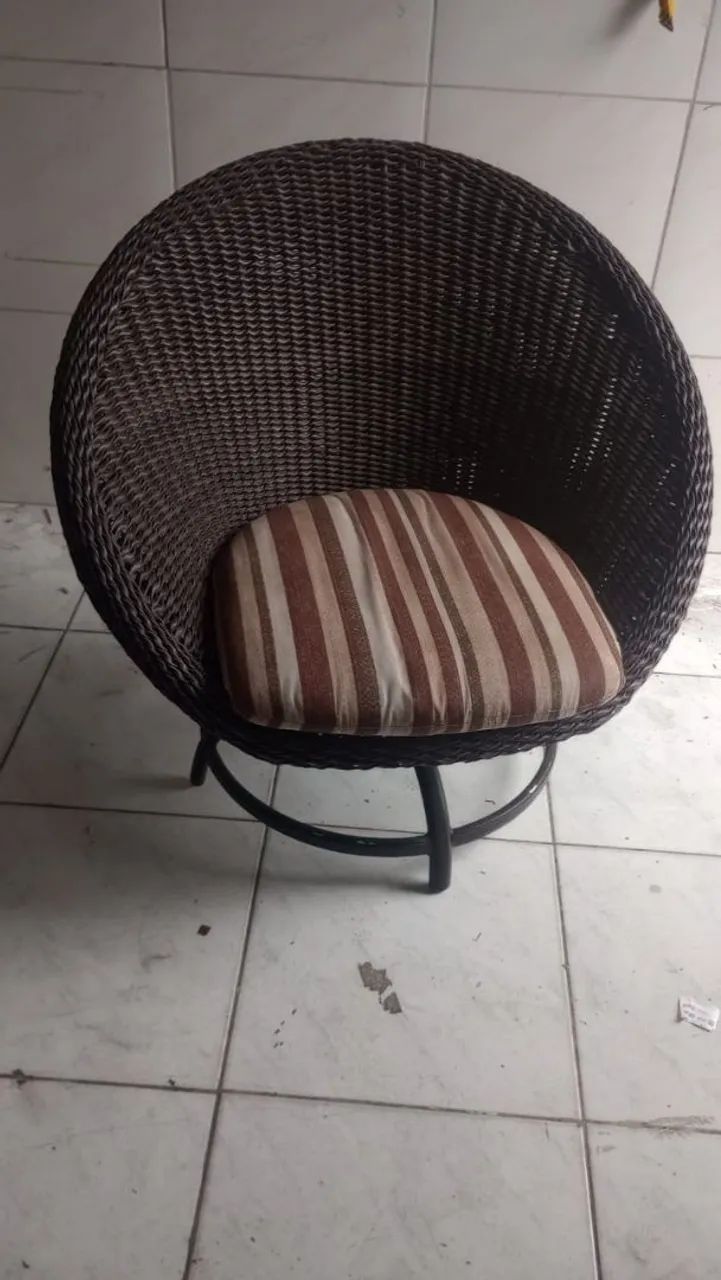 Cadeira de jardim ou varanda giratória