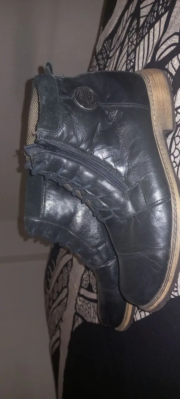 Bota com ziper - Foto 2