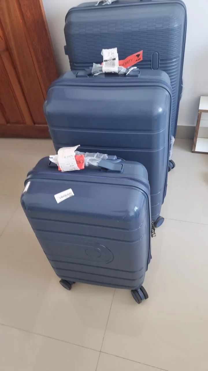 Vendo 4 malas ssemi novas, usadas uma vez. Dalva com Neide *.  - Foto 4