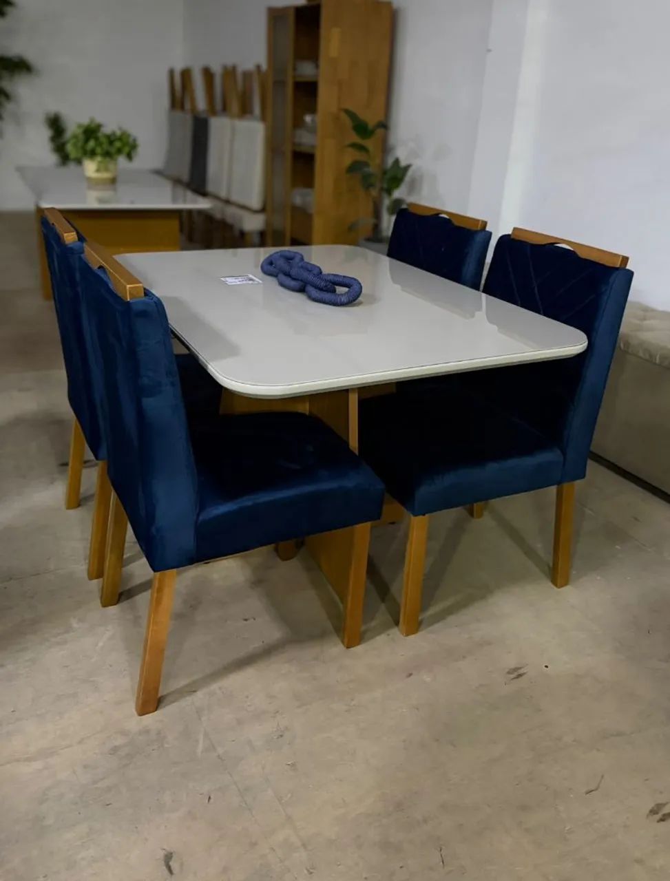 Mesa Alice com 4 cadeiras 1.20x90m
