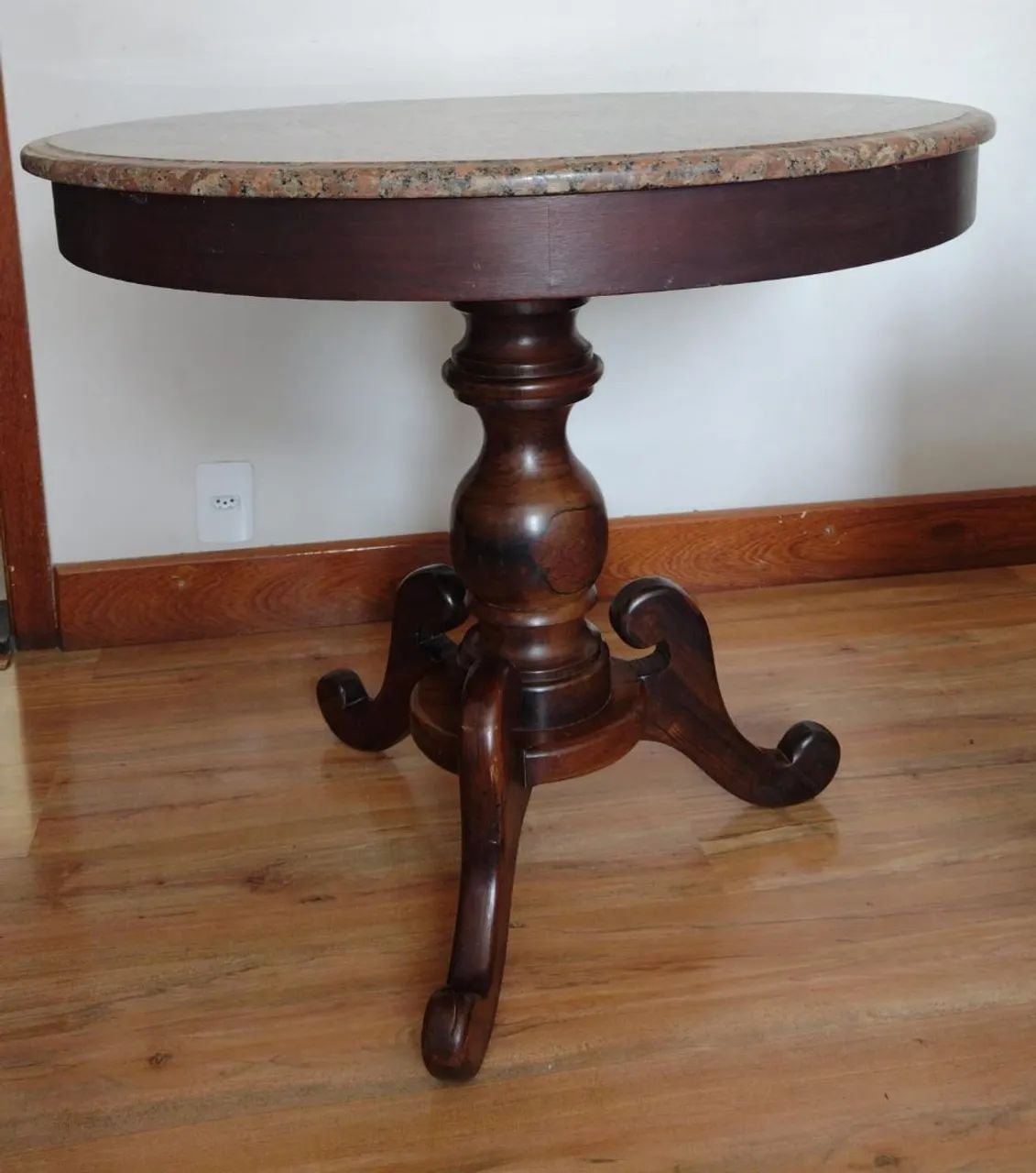 Mesa Antiga de Madeira Maciça com Tampo de Pedra - Foto 2