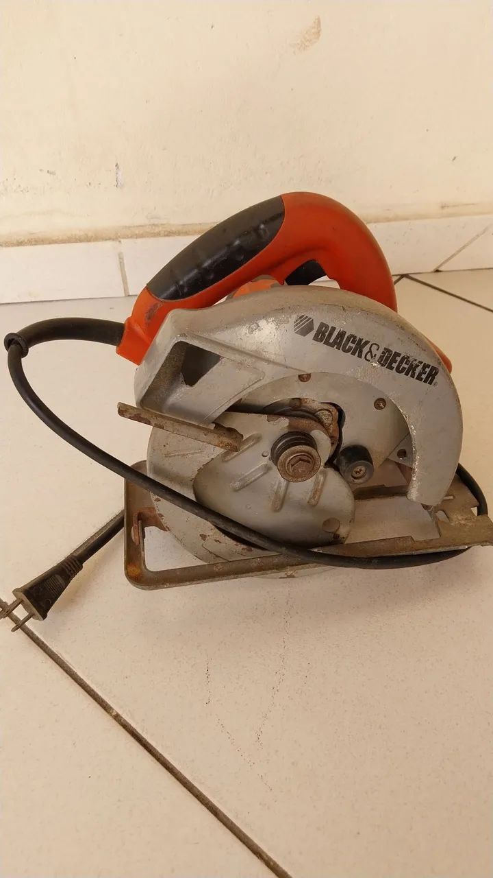 3 Ferramenta e 1 Eletro pra conserto 