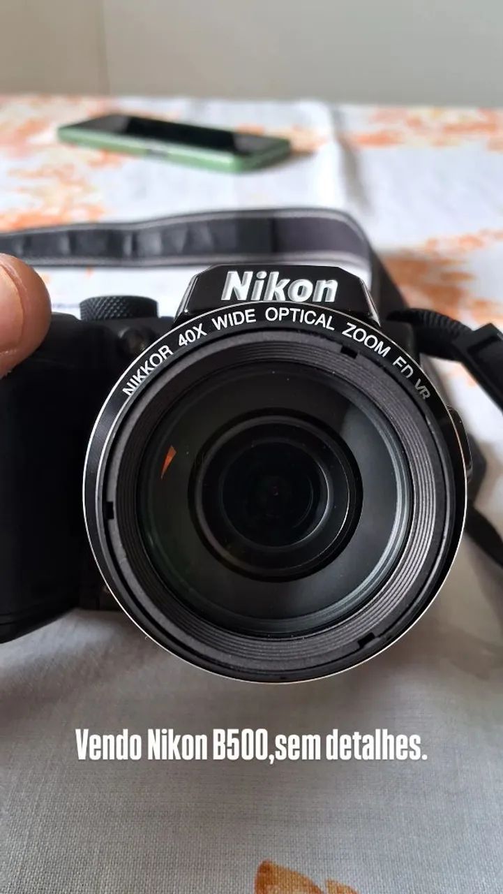 Câmera Nikon B500 em estado de nova