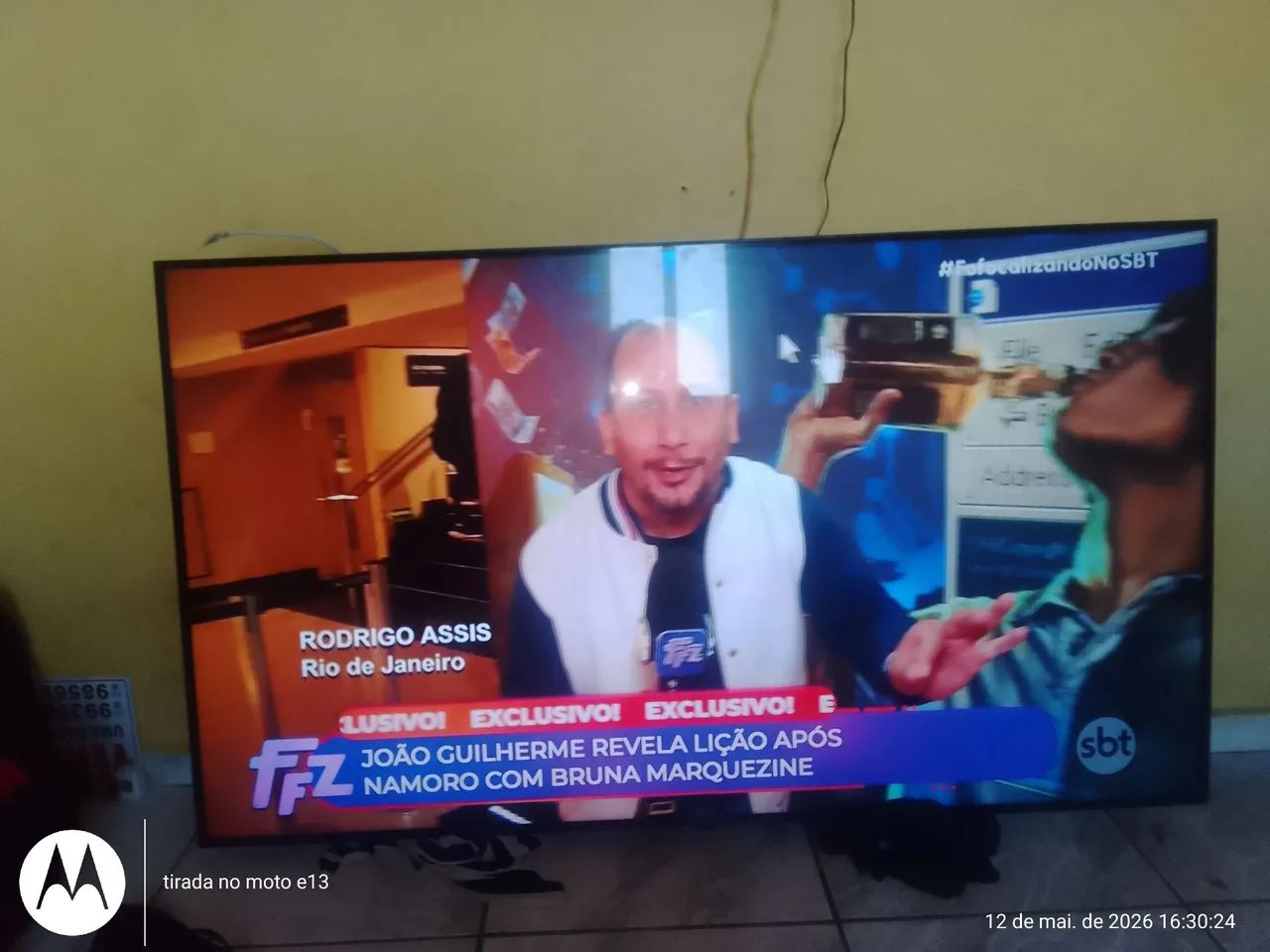 Vendo TV smart funcionando 65 polegadas  - Foto 3