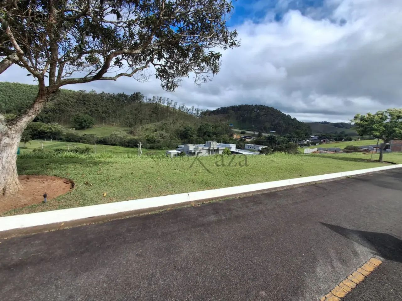 Terreno de 1.000 m² no Condomínio Village Parahybuna | Pronto para Construir - Foto 3