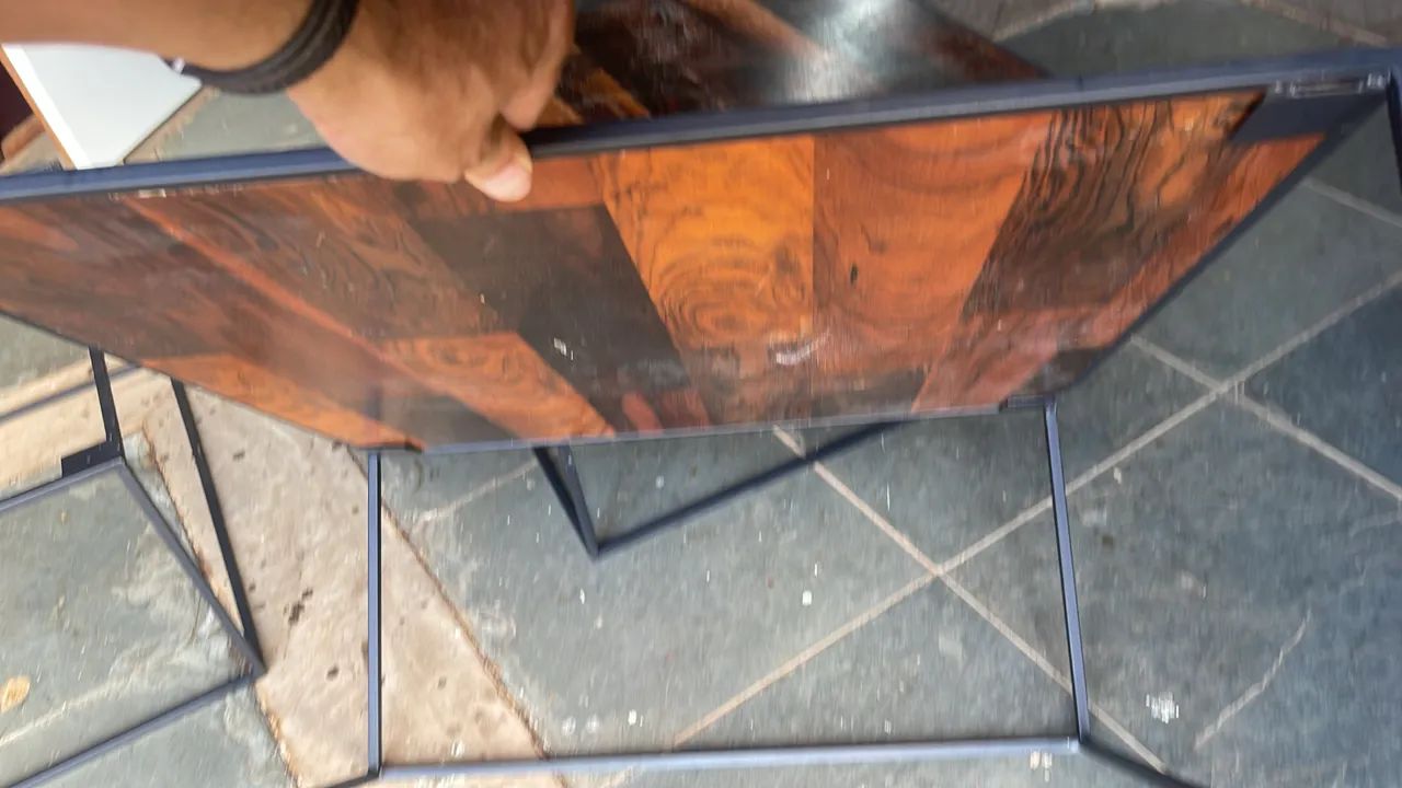 Mesa de canto jacarandá taqueado e ferro  - Foto 2