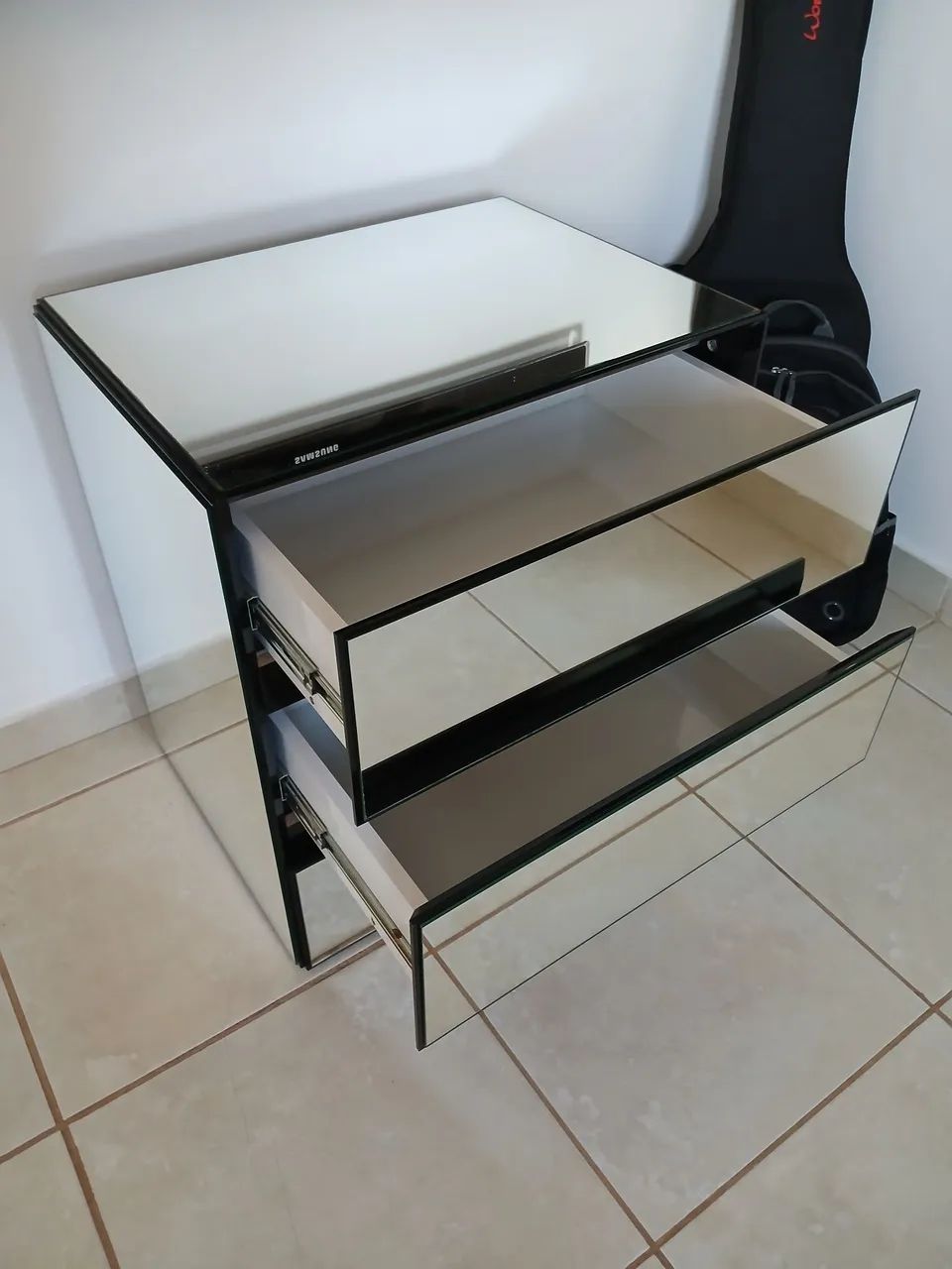 Mesa de Cabeceira Espelhada - Foto 4