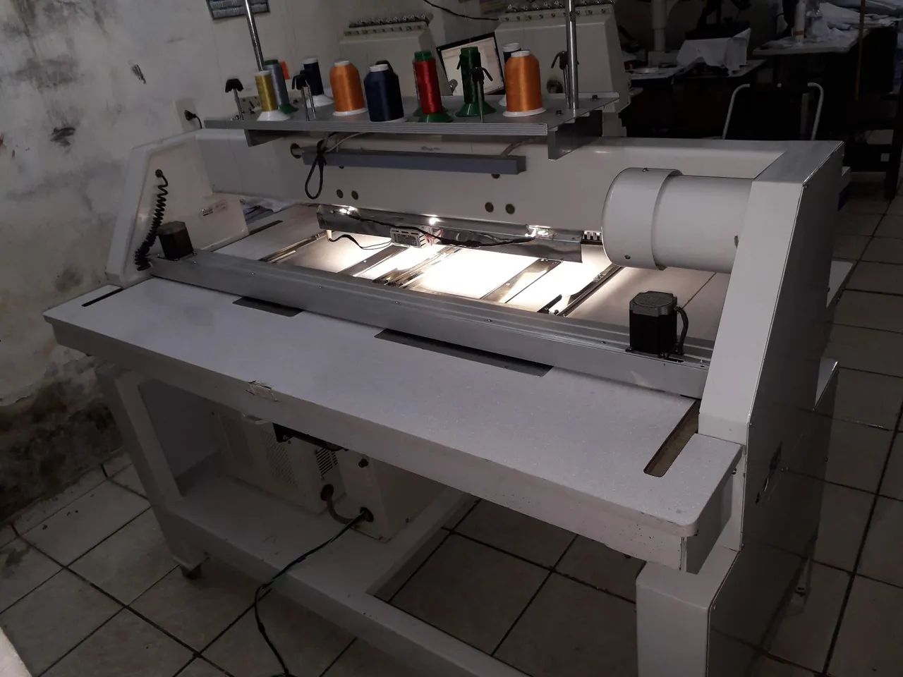 Maquina debordado de 2 cabeças  - Foto 3