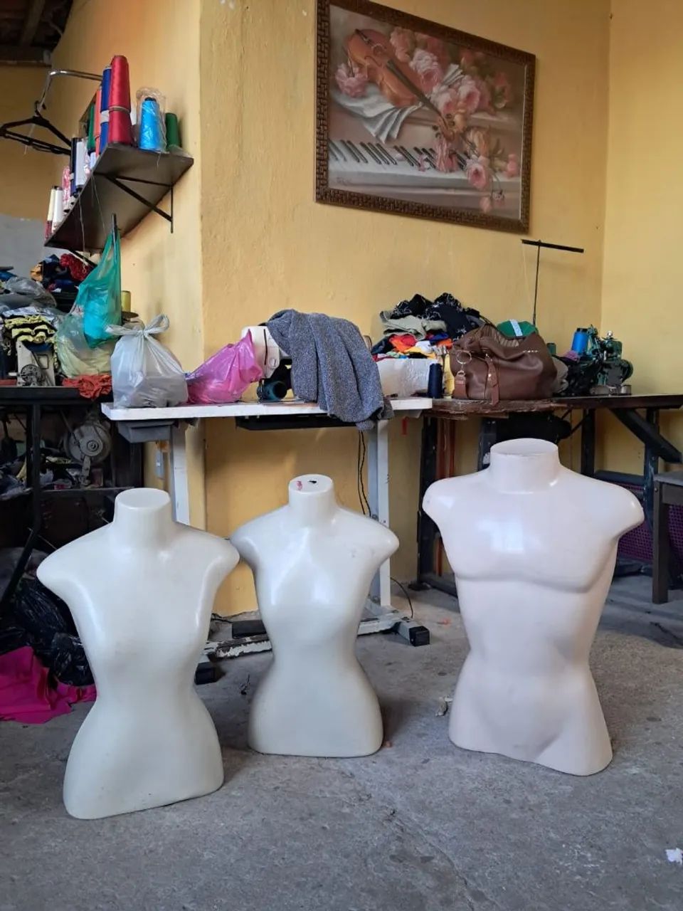 Maniquin busto feminino e um masculino 