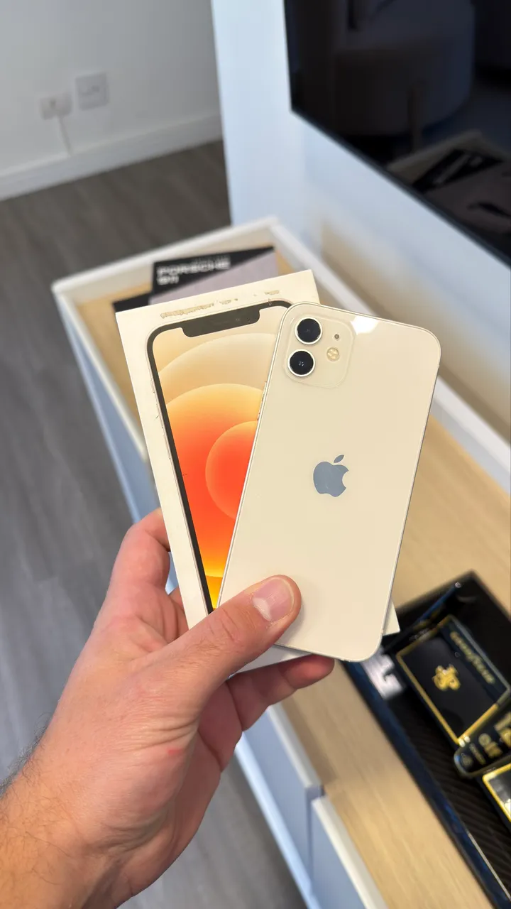 iPhone 11 128gb Branco ( Com caixa original ) - Celulares e