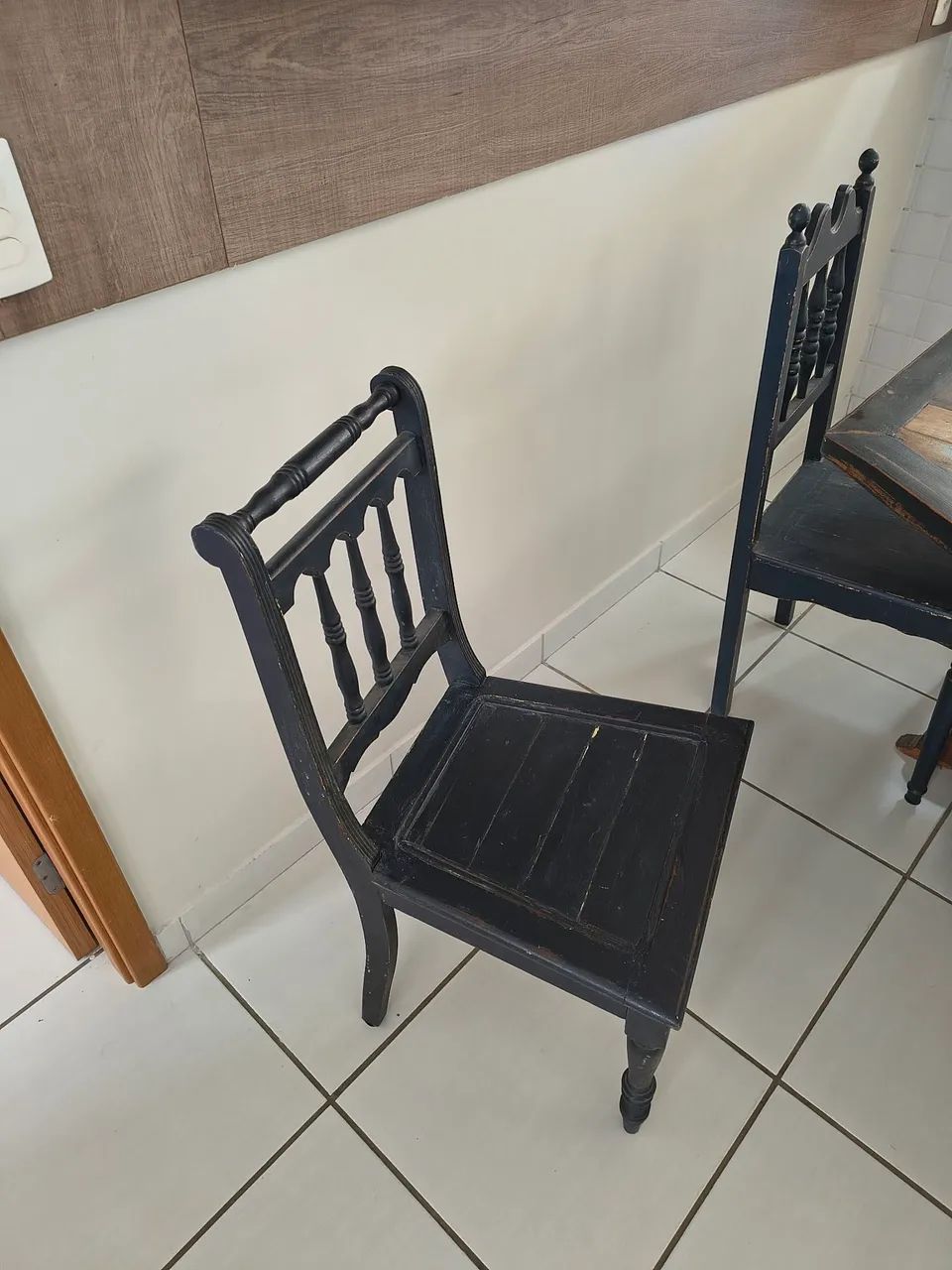 Mesa de madeira de demolição com 4 cadeiras - Foto 2