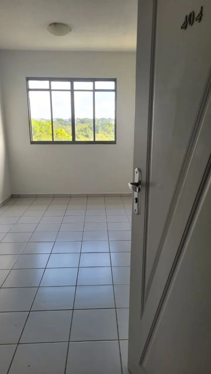 Alugo apartamento recém reformado  - Foto 2