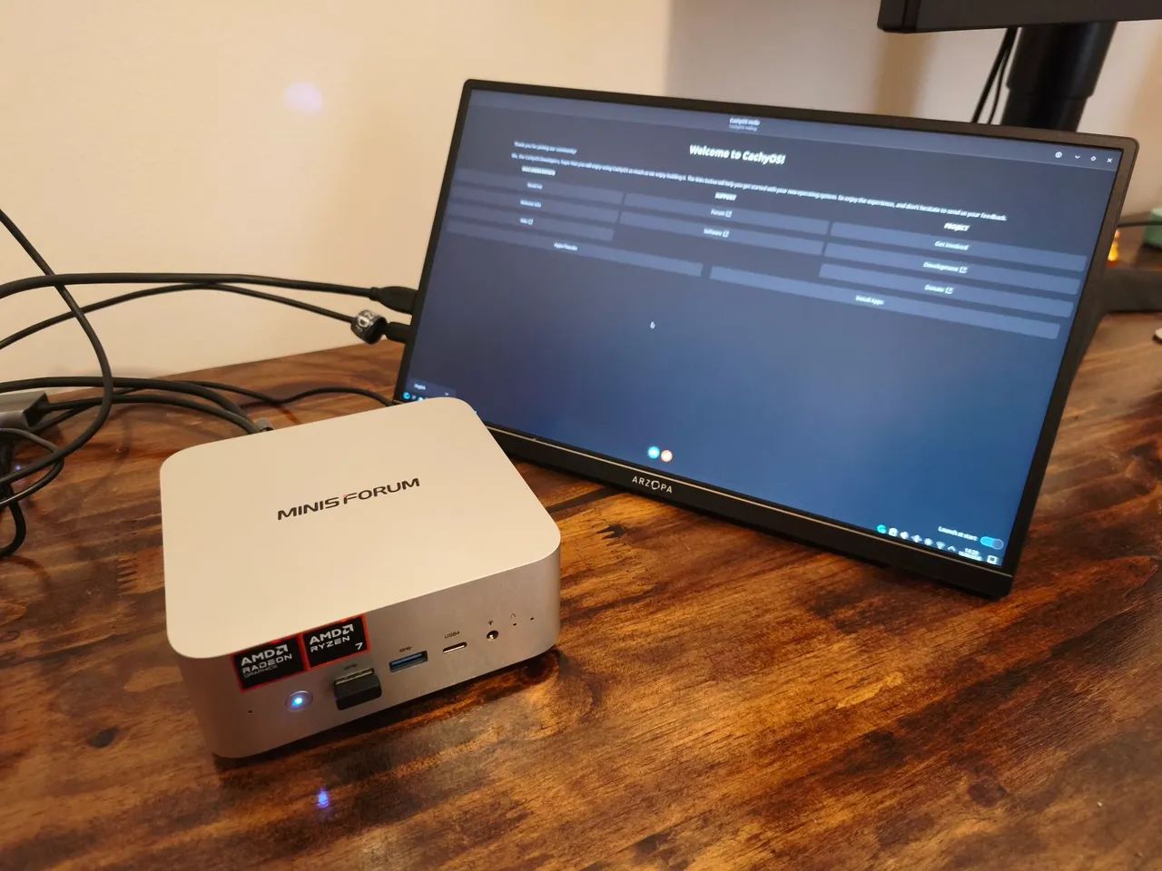Minisforum mini Pc 32GB 1TB Ryzen 7 255 - Computadores e Desktops