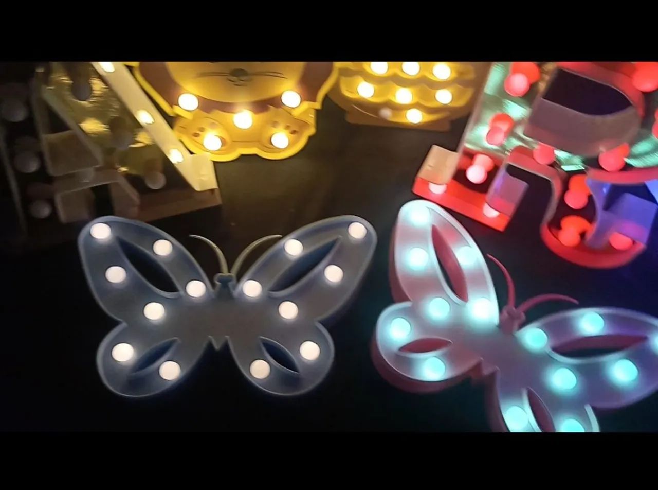 Luminárias em formato de letras e números queima de estoque - Foto 5