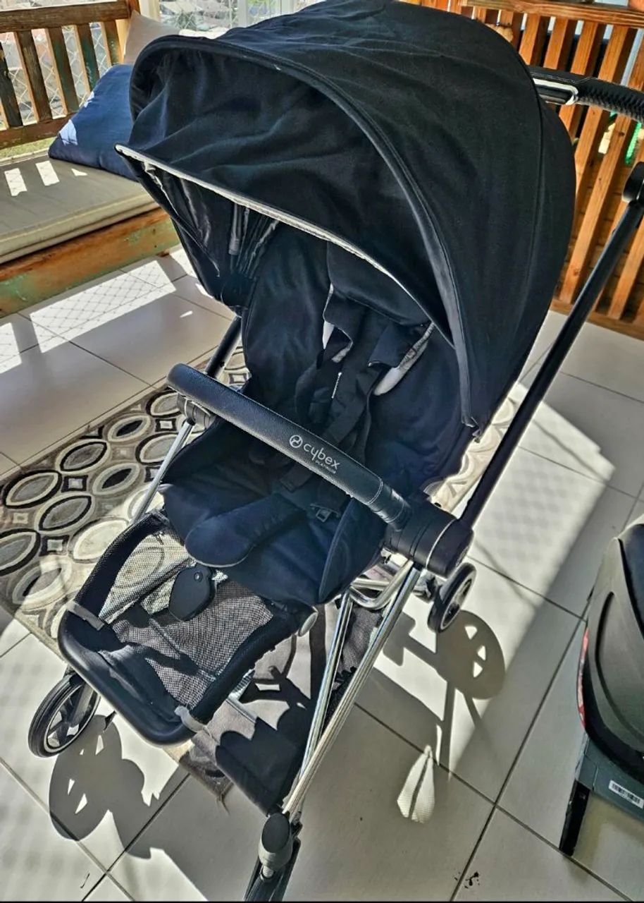 OPORTUNIDADE! Carrinho de Bebê Cybex Prático e Resistente  - Foto 2