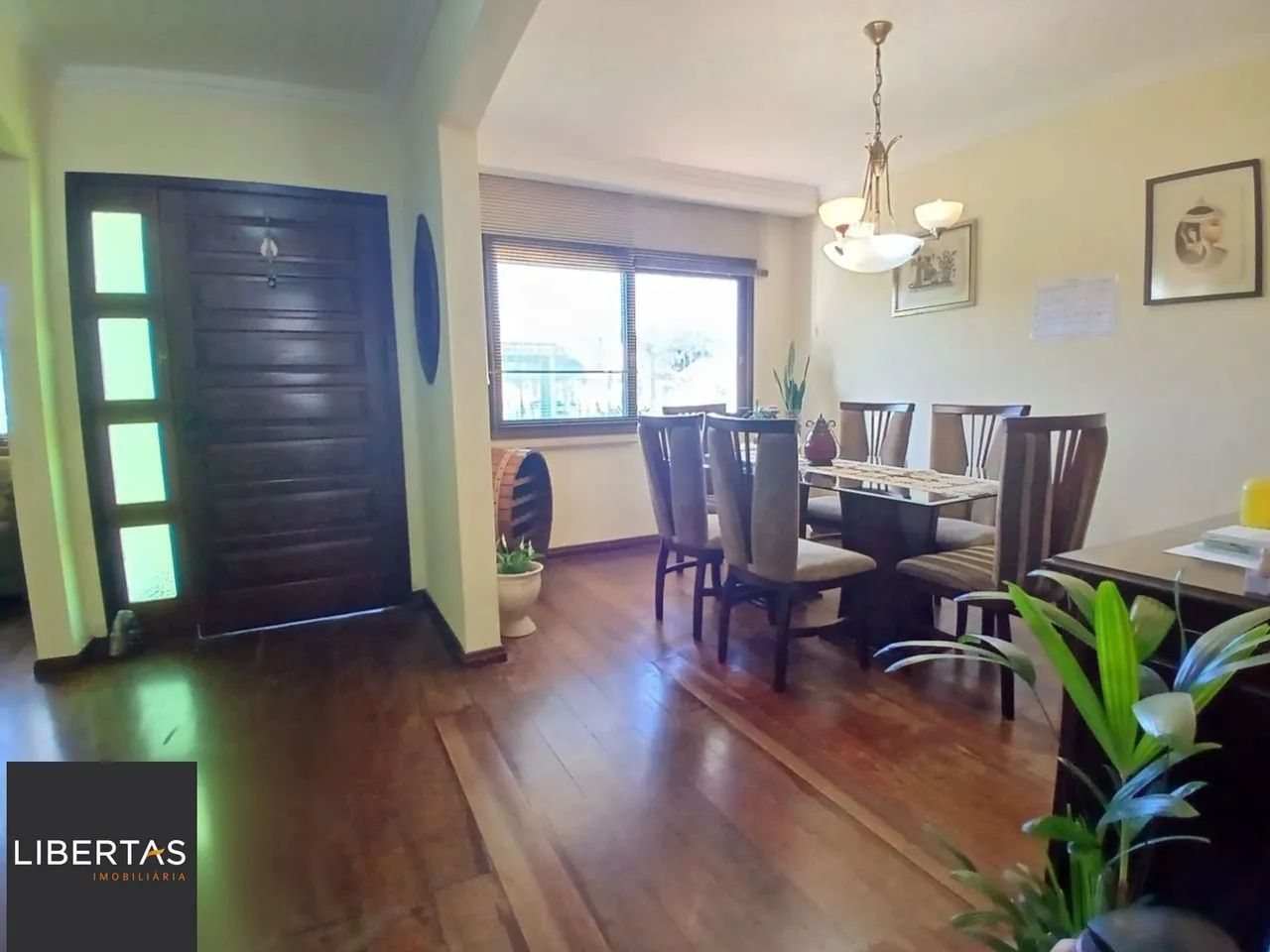 Casa com 3 dormitótrios, piscina e 2 vagas de garagem em Canoas. - Foto 7