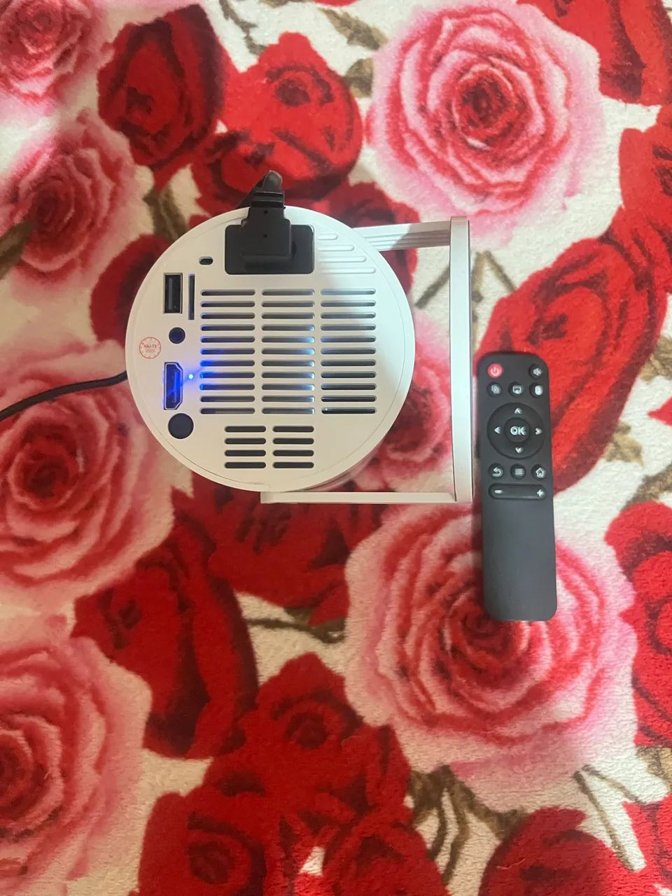 Projetor HY300 Bivolt 4K com Wi-fi e Bluetooth compatível com Android e iOs - Foto 5