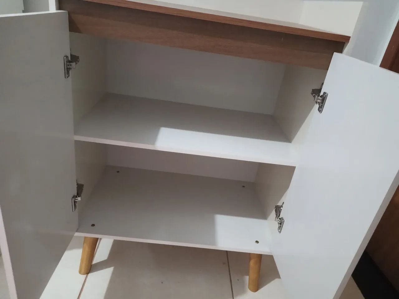 Aparador Rack prateleira 2 portas 444757522148249603
