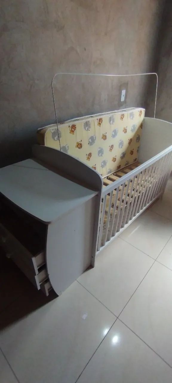 Berço com a cômoda 
