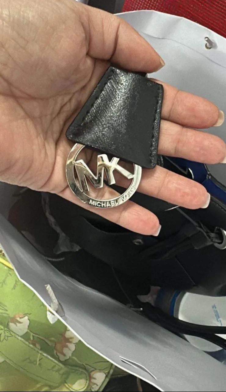 Bolsa da marca Michael Kors, super elegante e versátil original; - Foto 2