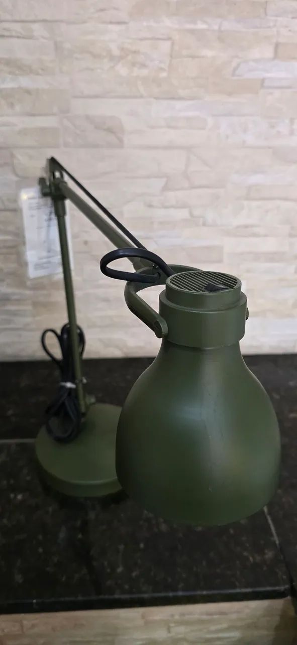 LUMINÁRIA DE MESA HOIST VERDE - Foto 4