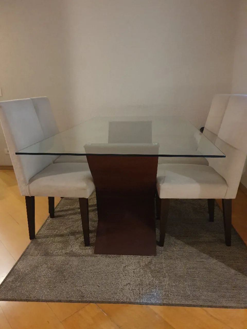 Mesa de vidro com 4 cadeiras - Foto 2