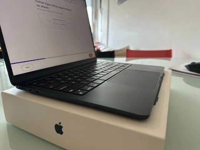 macbook air m2 8gb 512gb midnight 82% bateria