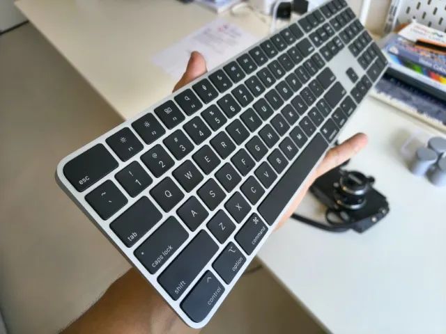 Apple Magic Keyboard com Touch ID + Teclado numérico Model A2520 - Foto 5