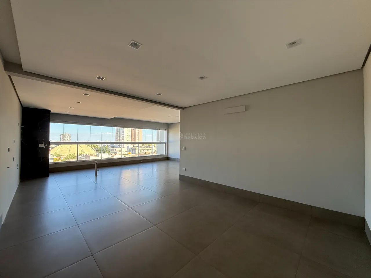 APARTAMENTO NOVO COM 03 SUÍTES À VENDA NO EDIFÍCIO ATHOS - CENTRO DE APUCARANA. - Foto 3