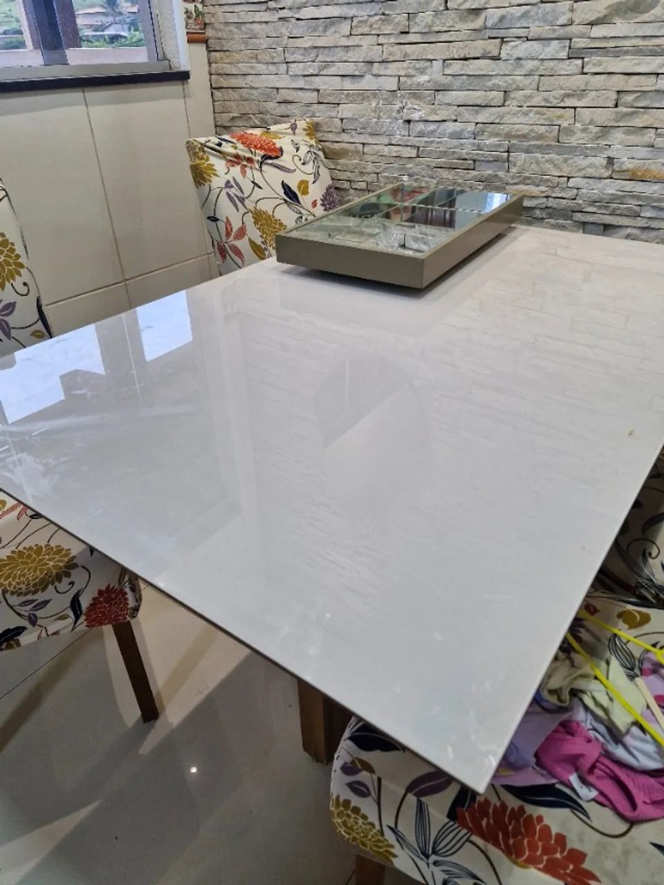 Mesa com 4 cadeiras maciça  - Foto 2