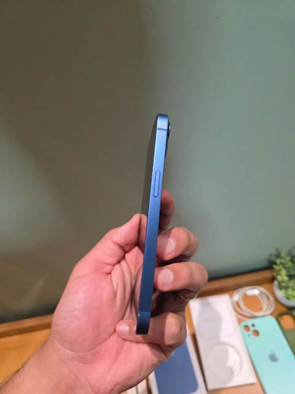 iPhone 13 128GB Azul Completo na Caixa + 2 Capas e Cabo - Foto 5