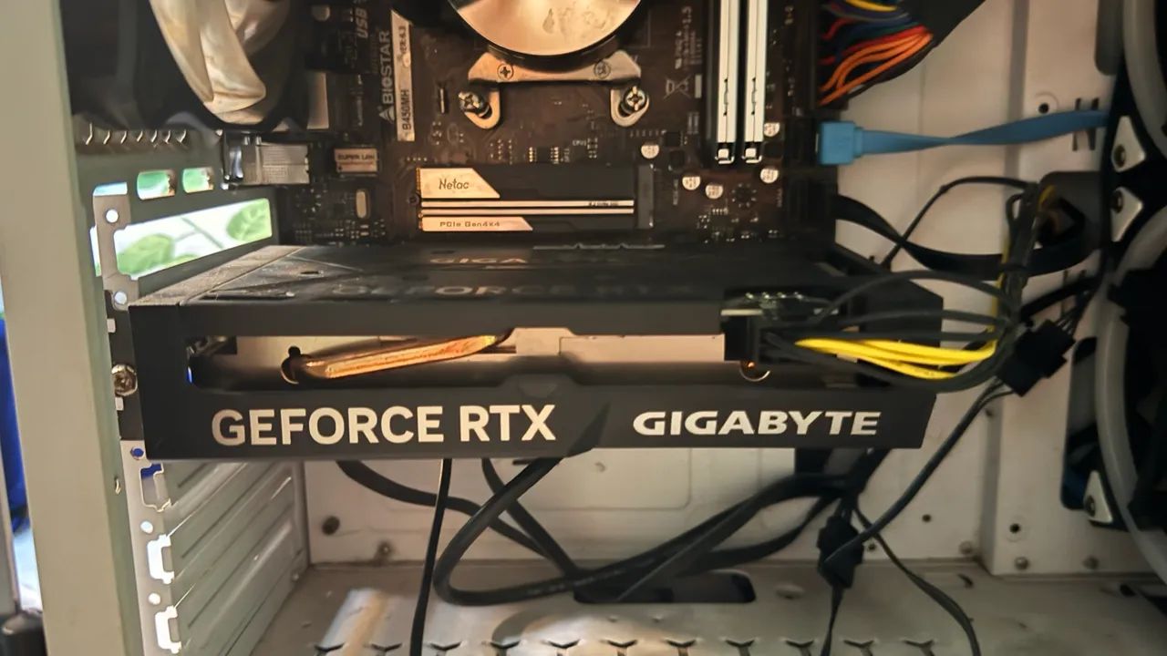? Placa de Vídeo RTX 4060 Gigabyte Windforce OC 8GB ? R$ 2.100 - Foto 2