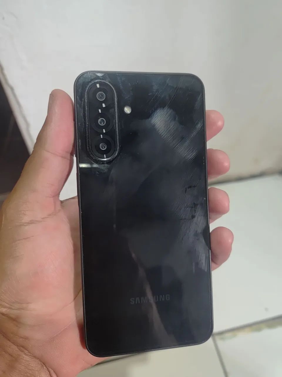 Samsung A17 256gb novo $600