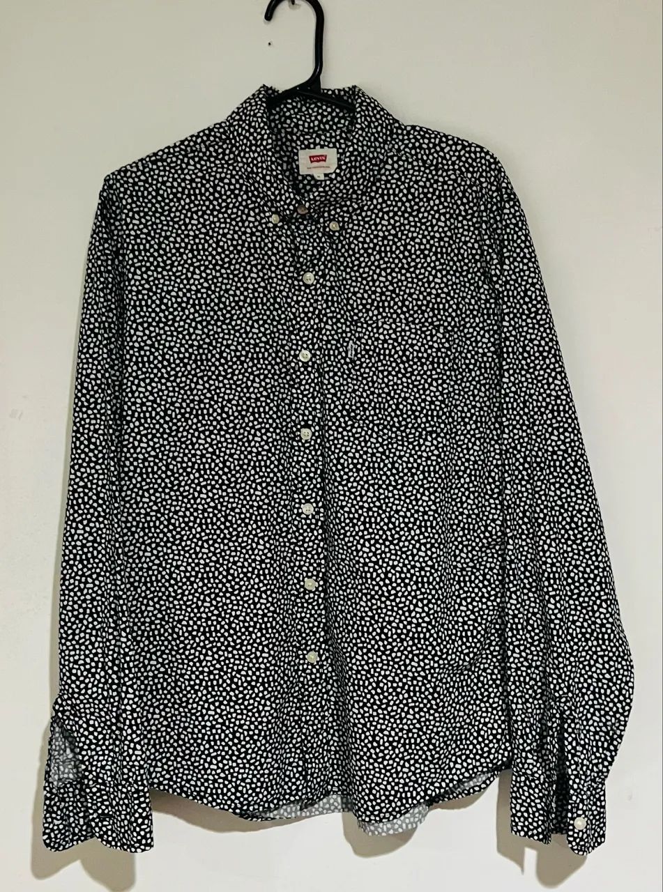 Camisa masculina Levis preta e branca M