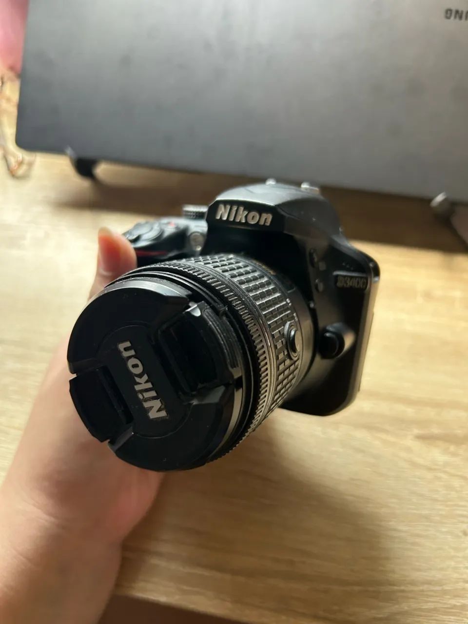 camera nikon D3400 