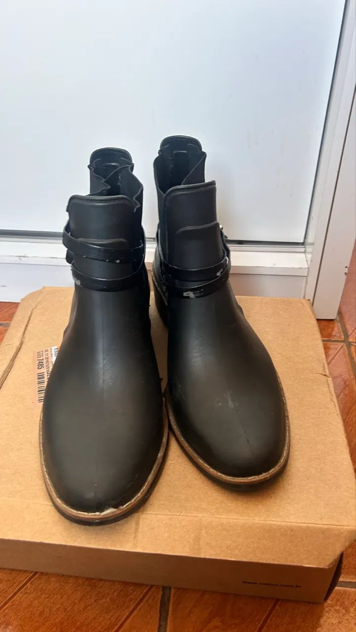 Bota colcci preta  - Foto 4