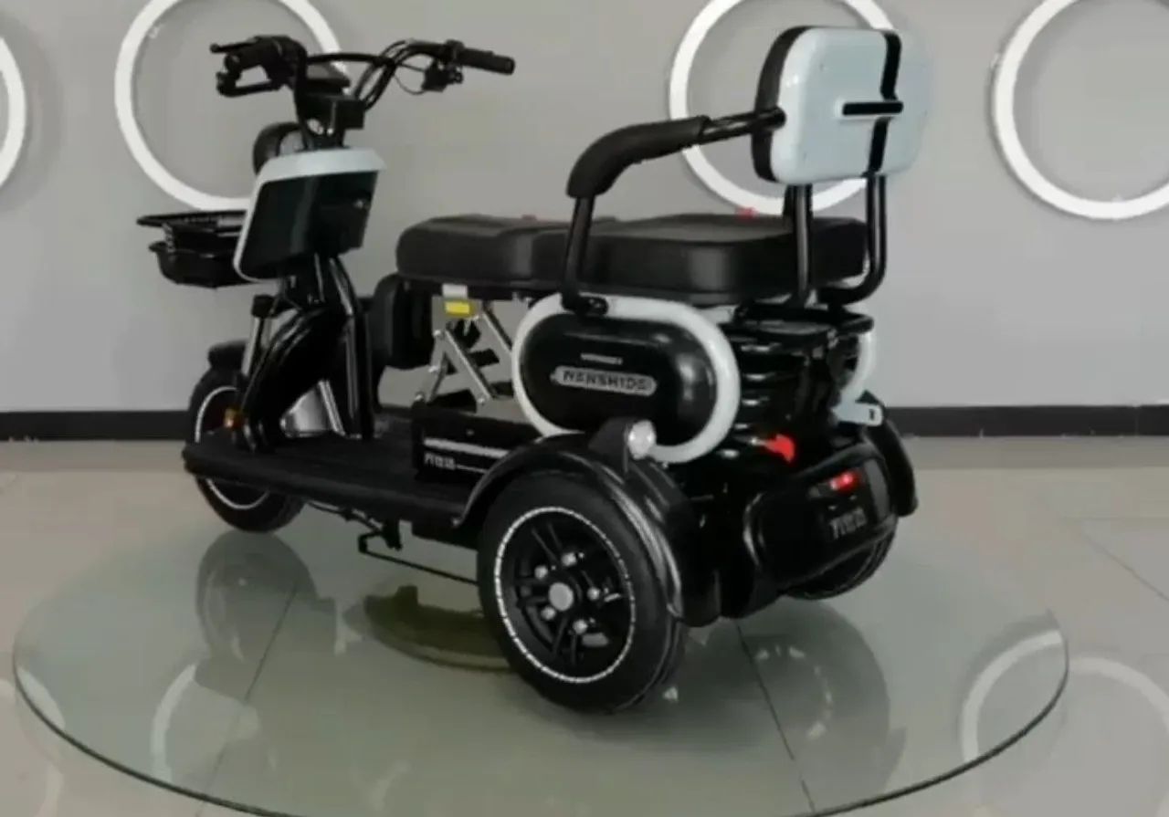 VENDO TRICICLO ELETRICO 3 LUGARES SEMI NOVO ANO 2026 1000W CARREGADOR BIVOLT SUPORTA 250 K - Foto 6