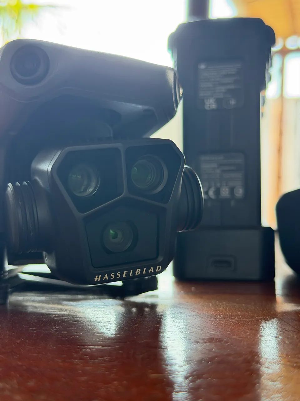 DJI Mavic 3 Pro - Foto 2