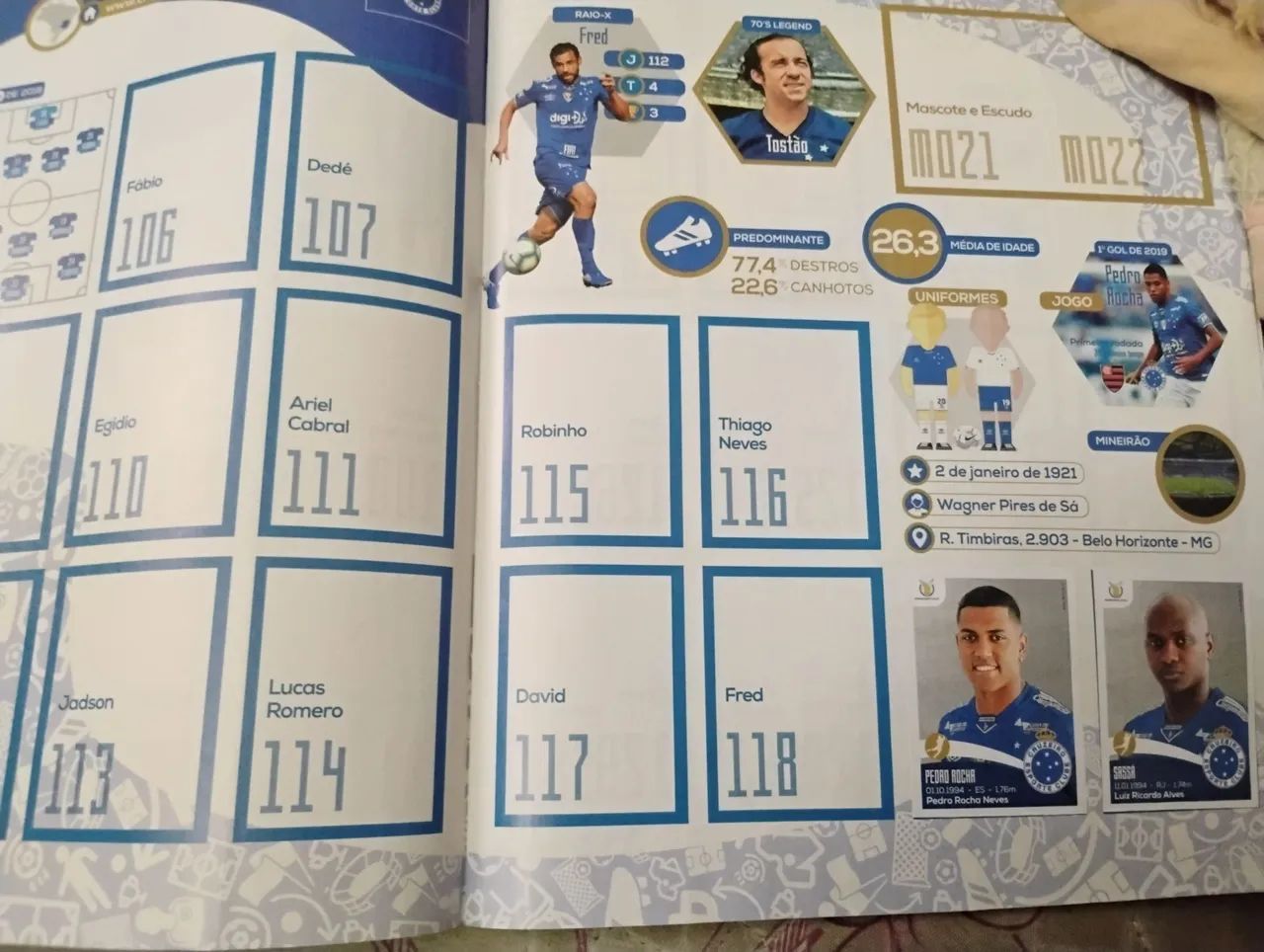 Álbum Panini brasileirão 2019 com seis figurinhas coladas  - Foto 3