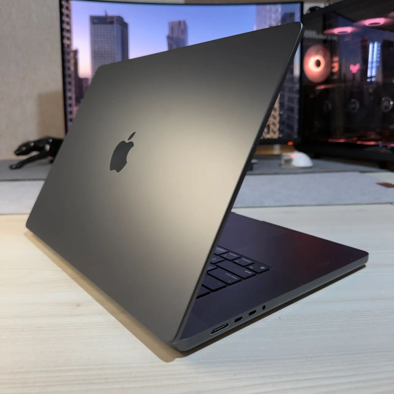MacBook Pro 16" Apple M3 Pro 18GB RAM SSD 500GB Tela Liquid Retina XDR (Garantia)  - Foto 4