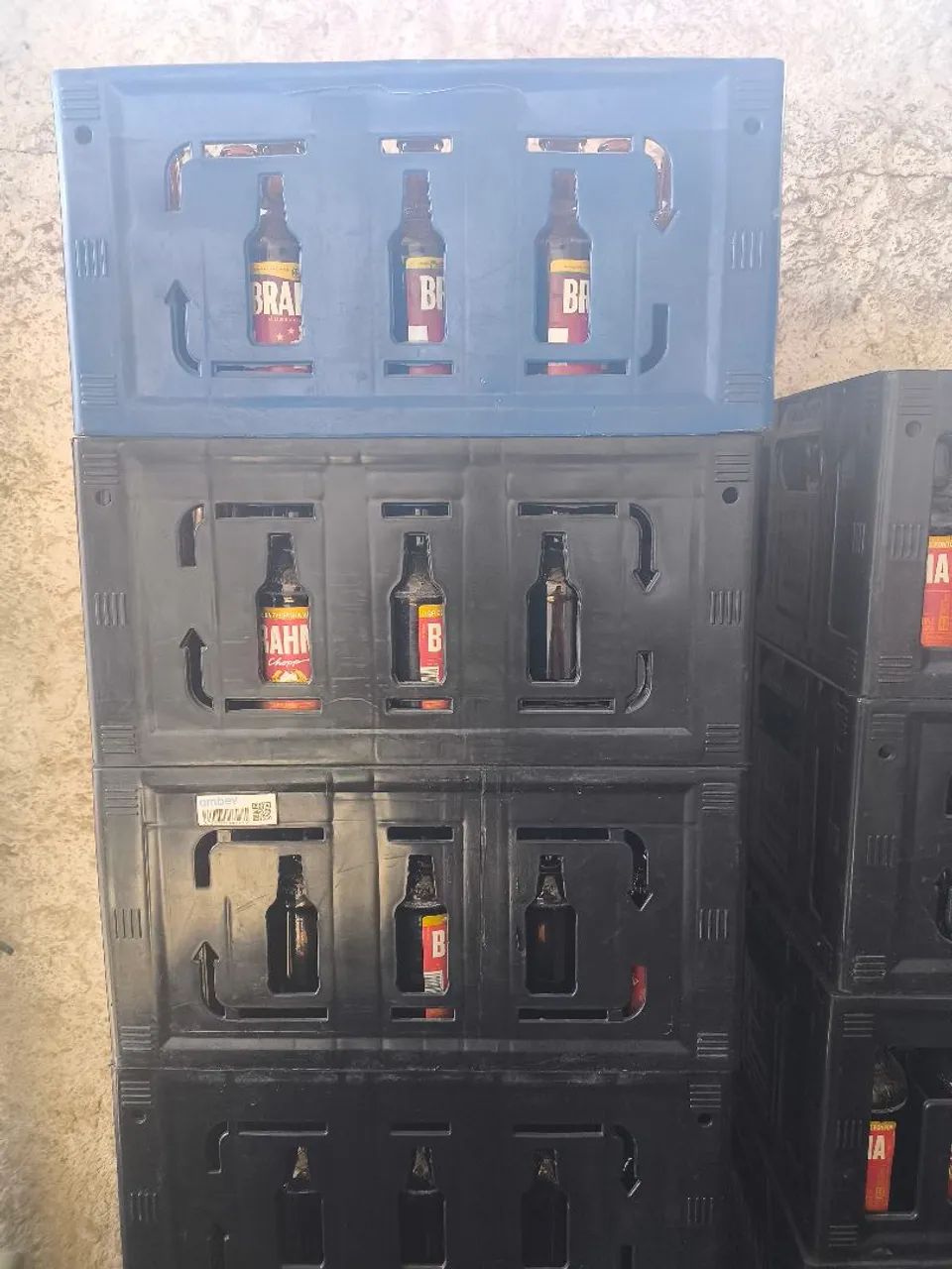 Caixa AmBev com vasilhames 300ml