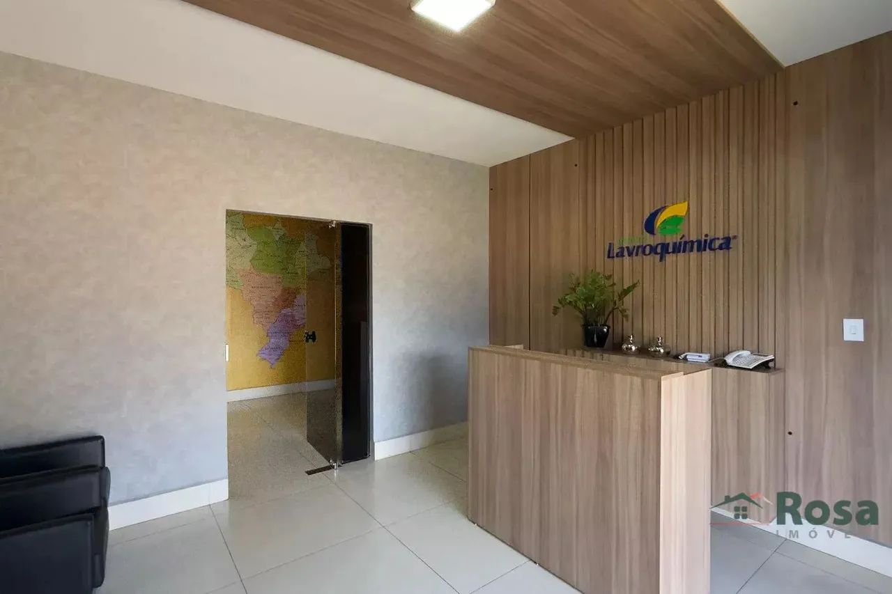 Amplo Prédio Comercial com 5 Galpões, Sala de Reuniões, Refeitório e estacioamento, no Dis - Foto 5