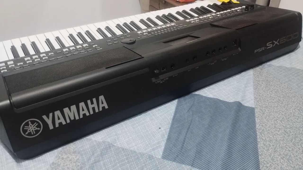 Teclado usado Yamaha psr-SX600  - Foto 3