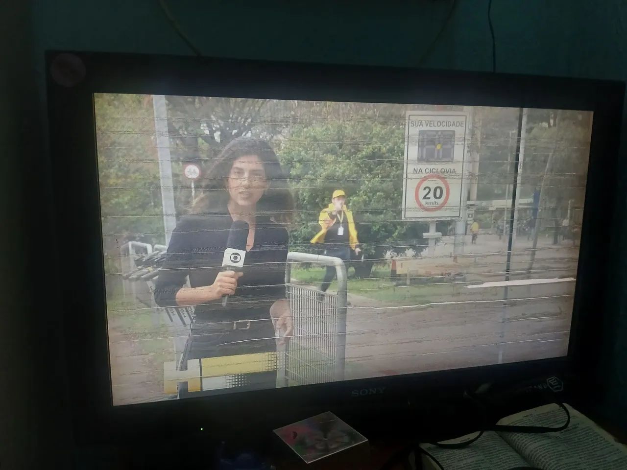 Televisão 32 polegadas Sony funcionando perfeitamente quebra galho