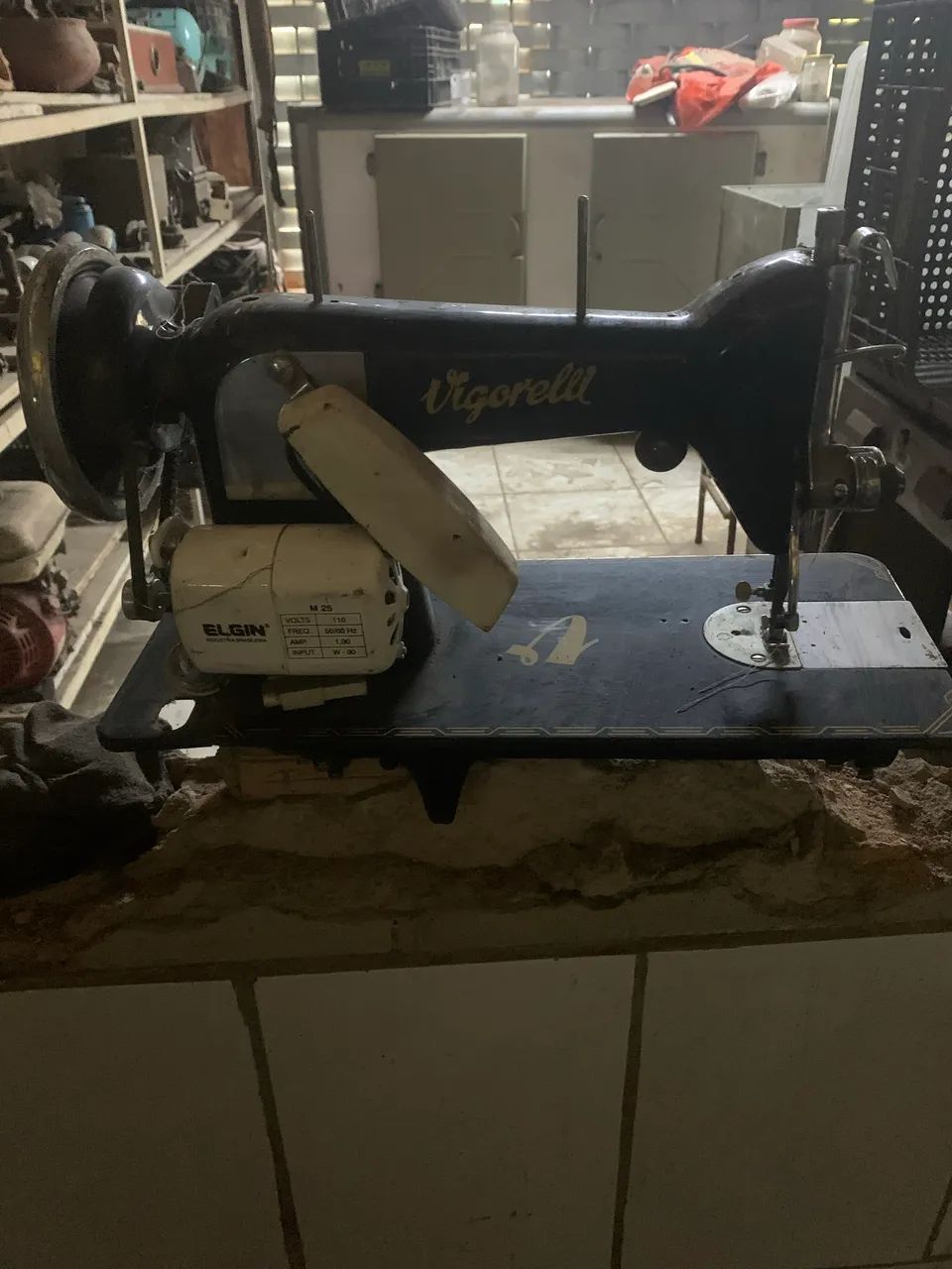 Máquina de costura antiga 
