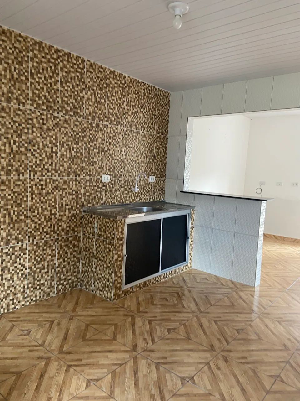 Alugo casa 