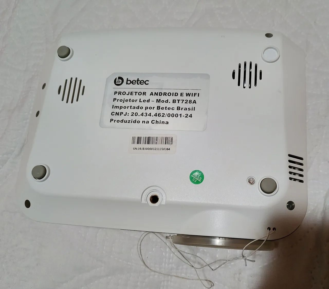 Projetor Bentec mod BT728A + tripé/ Banner + tripé  - Foto 3