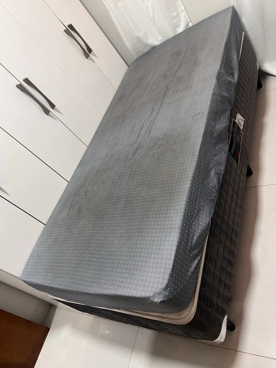 CAMA BOX DE SOLTEIRO COM CAMA EMBAIXO (ROUPAS DE CAMA INCLUSAS) - Foto 2